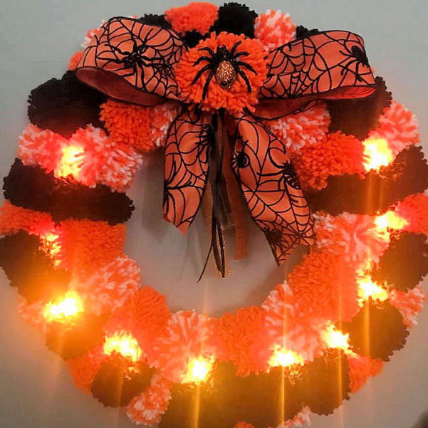 AnnemaWreaths Custom Halloween Wreath with Lights